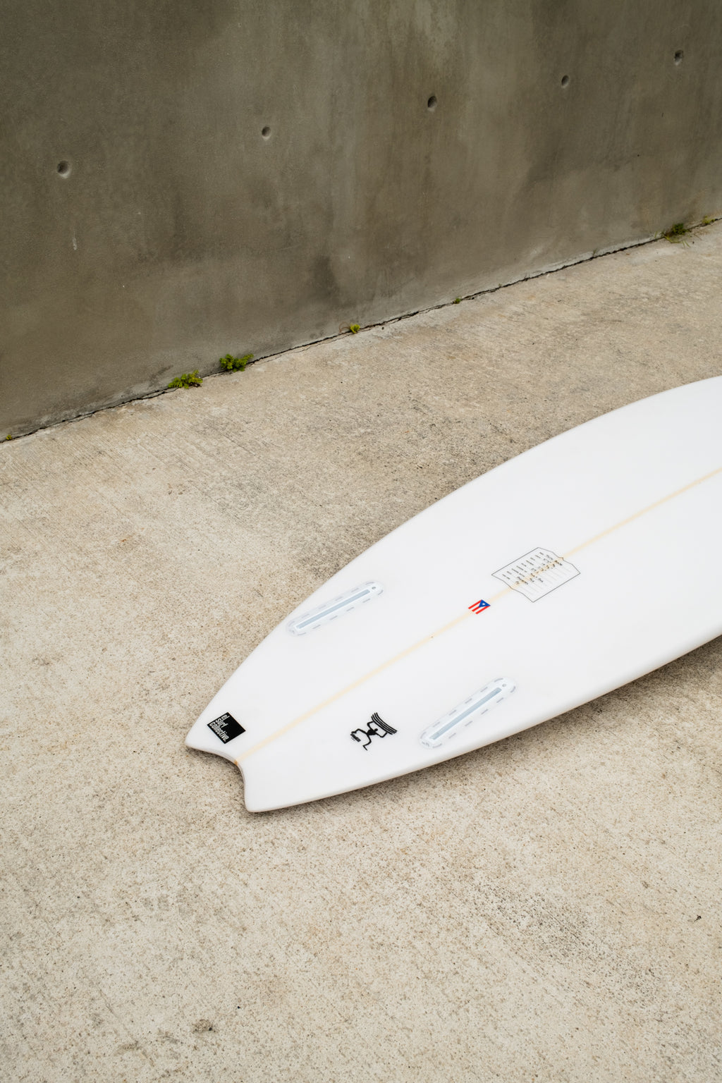 Twin Blade - 5'8" x 18.4" x 2.5"